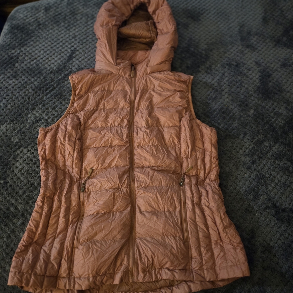 32 Degrees Rose Pink Quilted Doen Filled Puffer Vest with Removeable Hood Size L